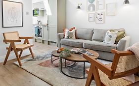 Cosy & Bright Home With Backyard In Southsea Portsmouth